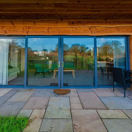 Cosy Getaway - * Ashbourne